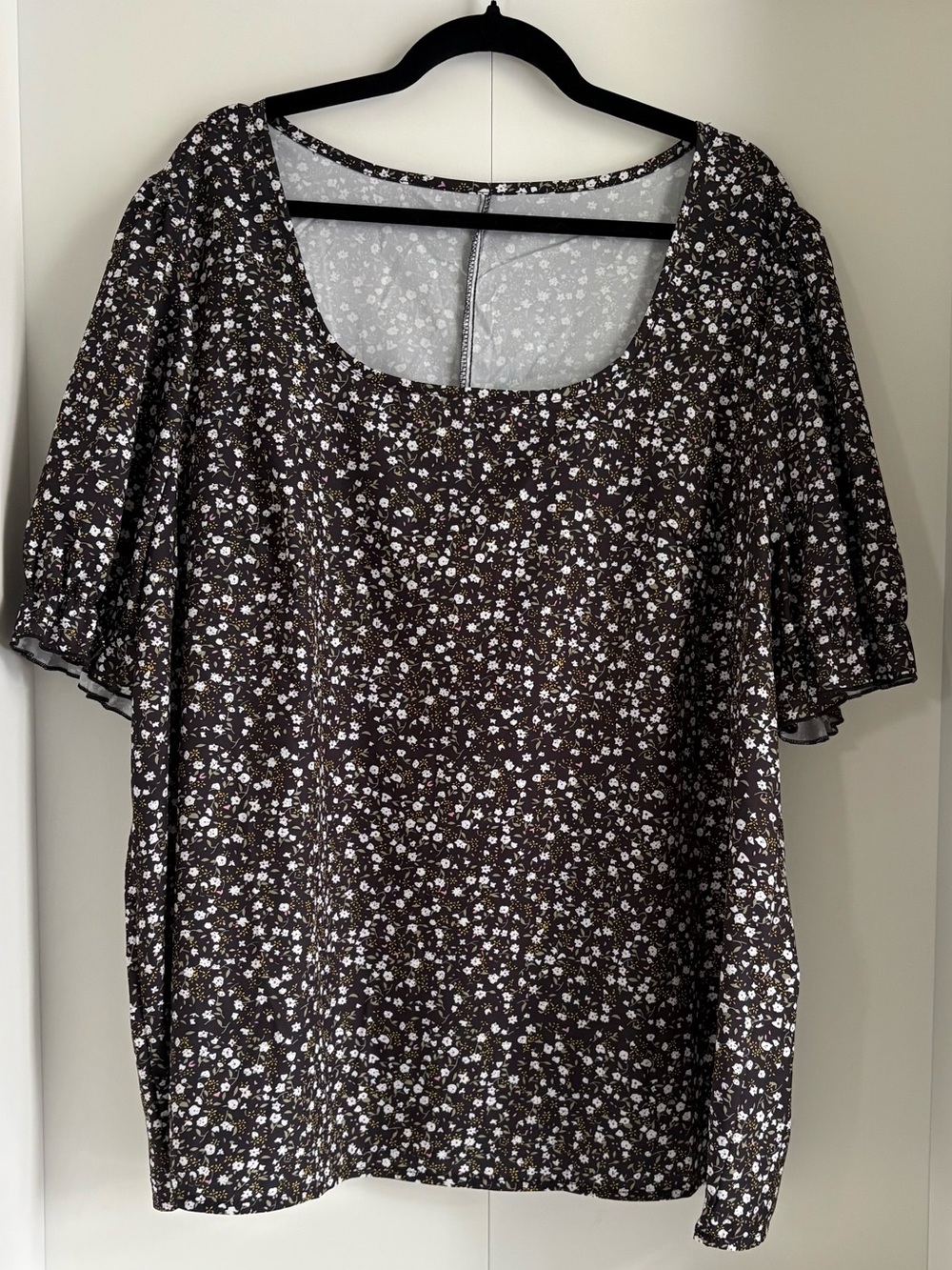 SHEIN Black Ditsy Floral Square-Neck Flutter Sleeve Blouse